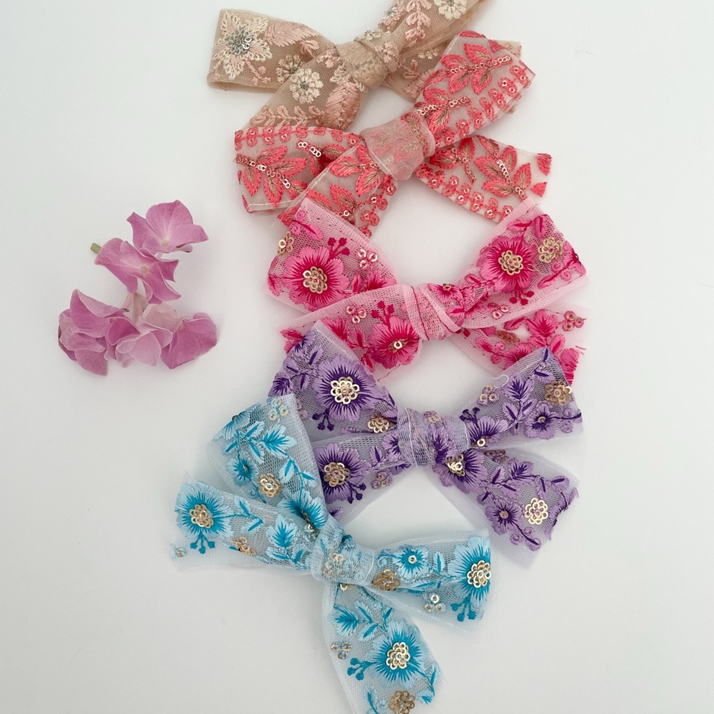 Floral Embroidered Hair Bows Set